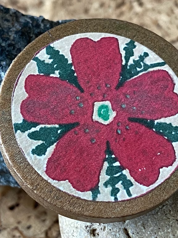 Poinsetta Wooden brooch small to send in time for christmas