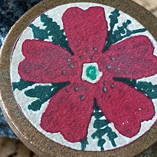 Poinsetta Wooden brooch small to send in time for christmas
