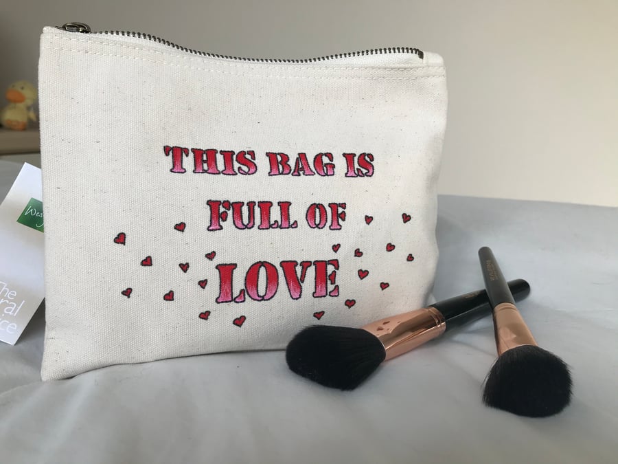 FULL OF LOVE MAKEUP BAG - GIFT WITH LOVE 