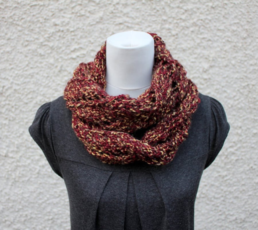 Womens circle scarf snood, neckwear, gift guide, knitwear UK, vegan 
