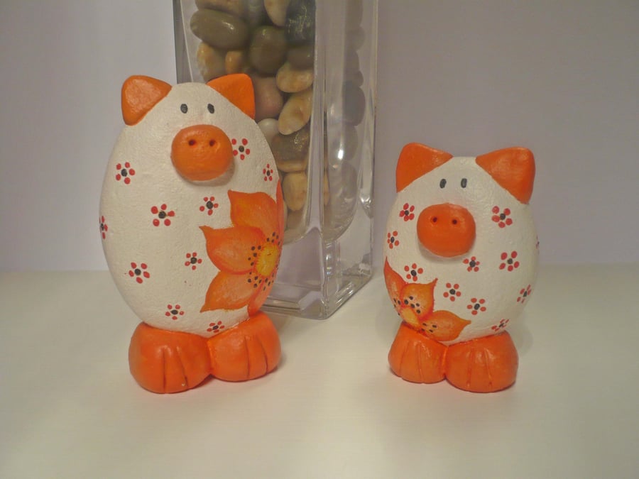 Painted Pebble Pigs