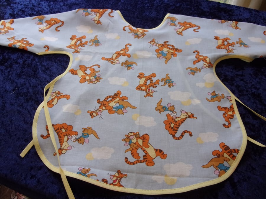 Tigger & Roo Sleeved Baby Cover Up Apron