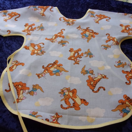 Tigger & Roo Sleeved Baby Cover Up Apron
