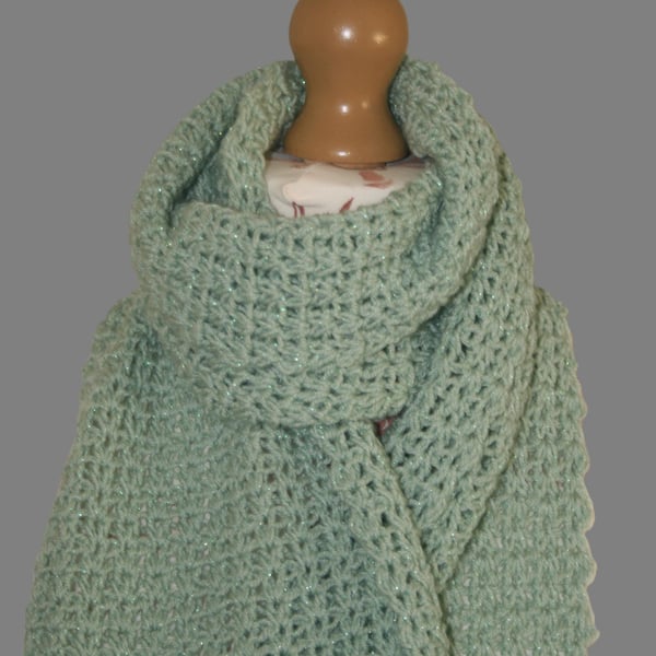 Pretty Crochet Scarf 