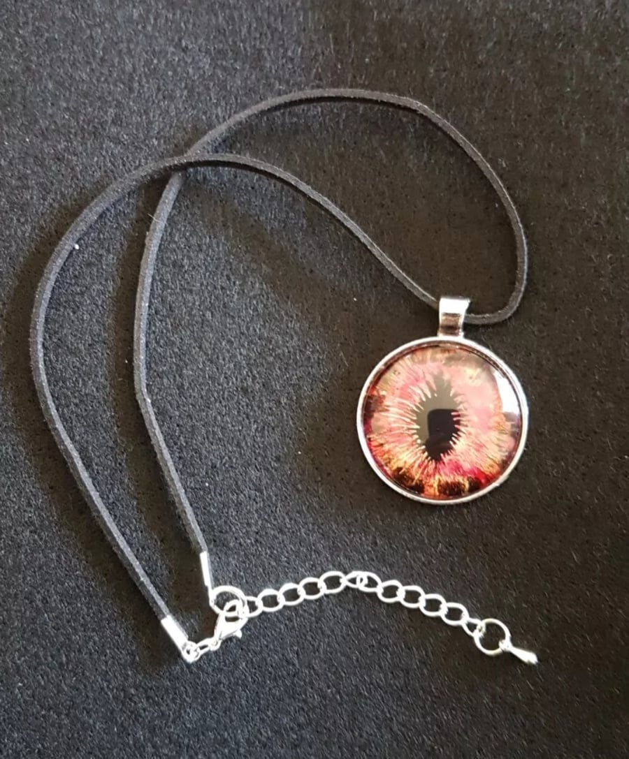 Handpainted Dragons Eye Pendant Choker