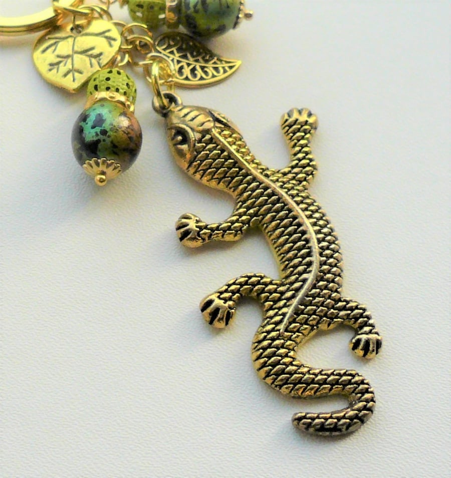 Handbag Charm  Bright Green Bead Gold Plated Lizard Gecko Leaf  KCJ1977