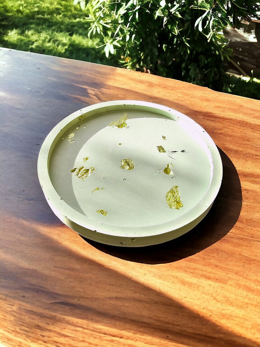 Decorative circular tray, soap dish, gold leaf, desk organiser, bathroom dish