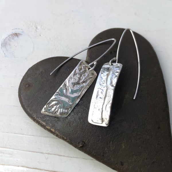 Textured Silver Dangle Earrings. 