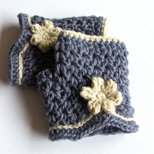  Short Fingerless Mittens With A Flower