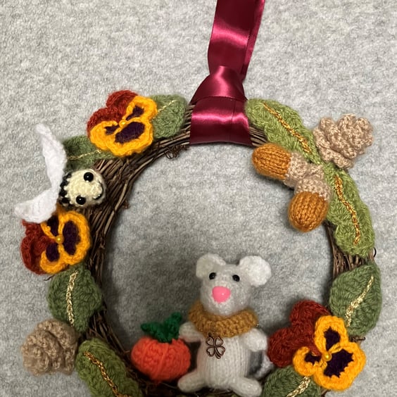 Wreath White Mouse in Autumn design