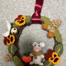Wreath White Mouse in Autumn design