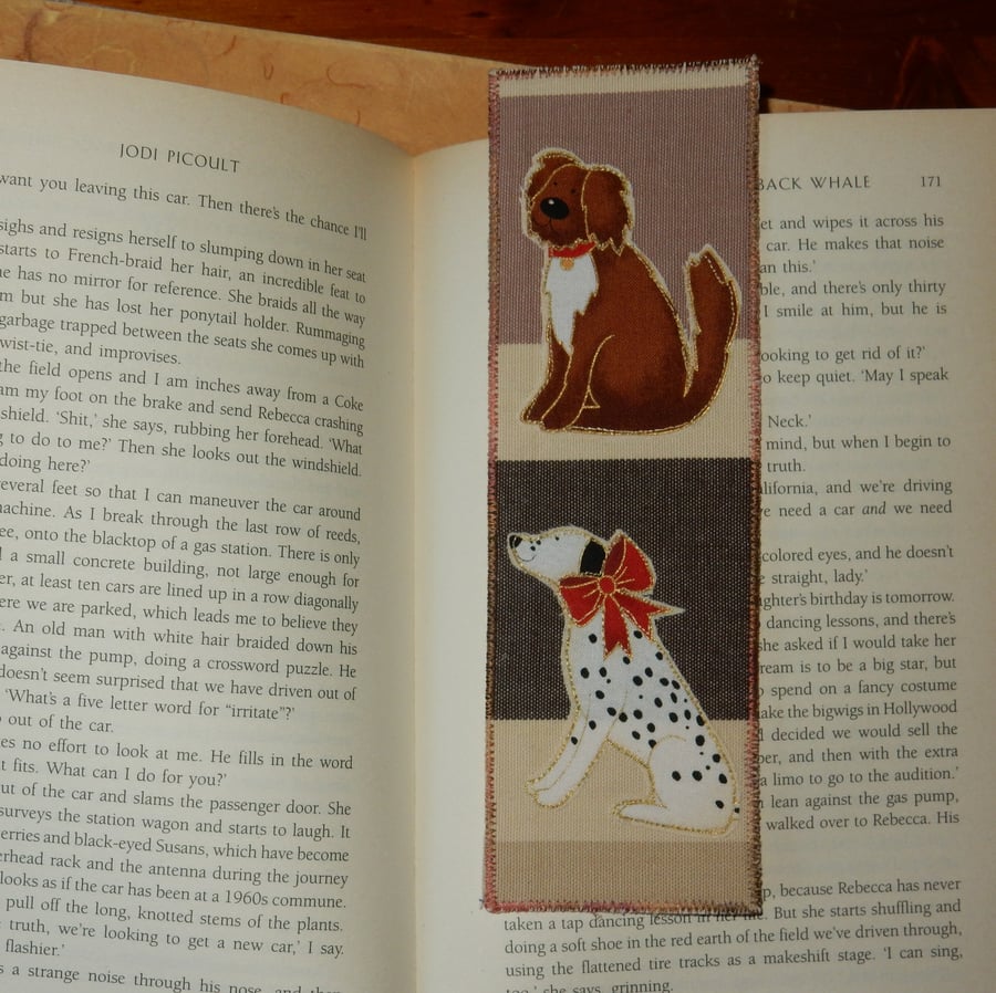 Applique dogs bookmark