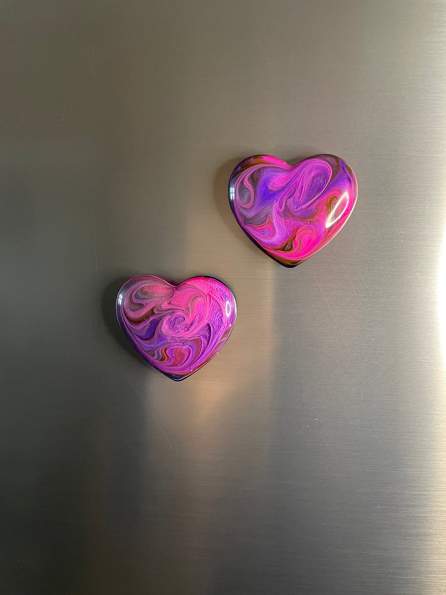 Pink swirl heart magnets