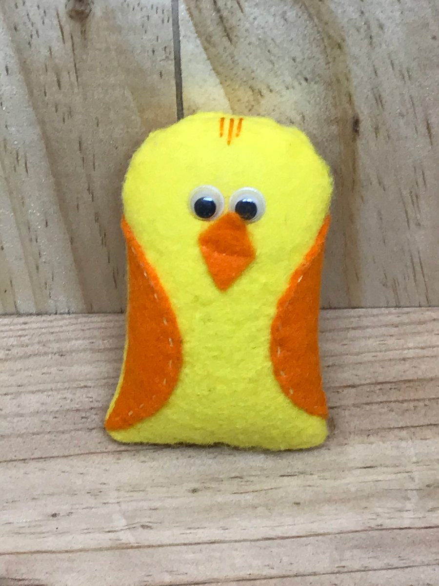 Felt Chick Pincushion (089)