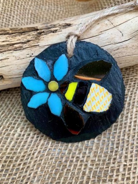 Mosaic Bumble Bee & Flower