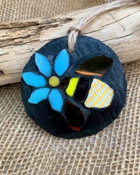 Mosaic Bumble Bee & Flower