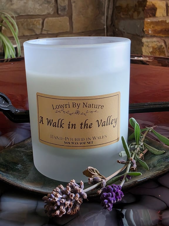 A Walk In The Valley - Scented Soy Wax Candle 20cl Frosted Jar