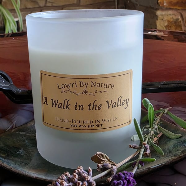 A Walk In The Valley - Scented Soy Wax Candle 20cl Frosted Jar