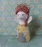 Queen Elizabeth I peg doll. - Image 5