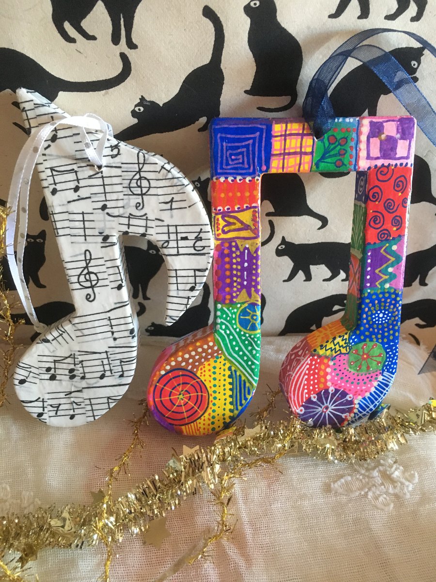 2 hanging musical notes 