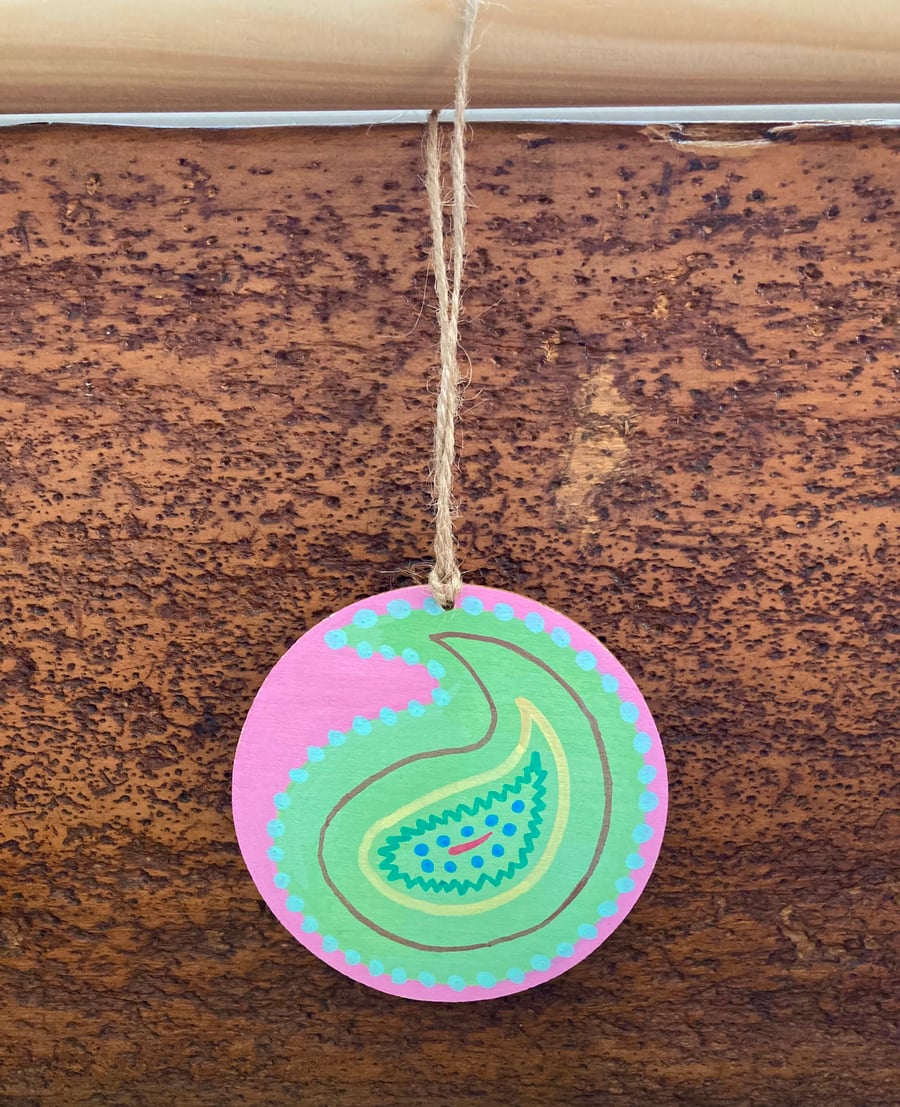 ‘Paisley’ Green Wooden Decoration