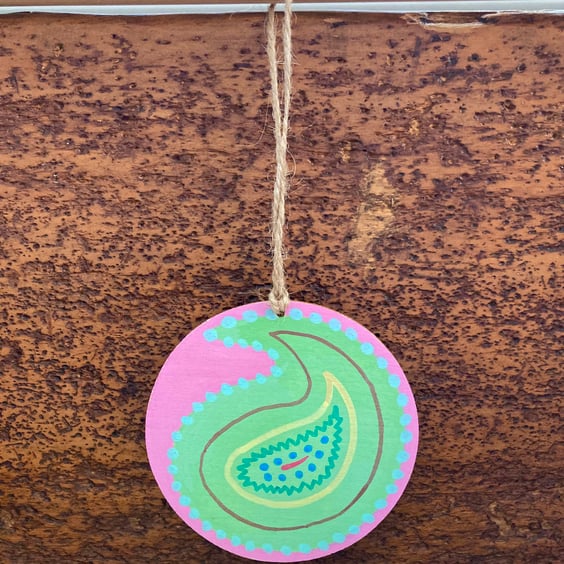 ‘Paisley’ Green Wooden Decoration
