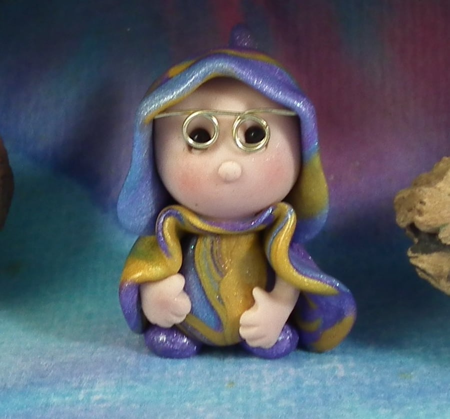 Tiny Shortsighted Gnome 'Oliver' with specs OOAK Sculpt Ann Galvin