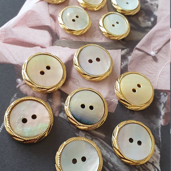 16.5mm 26L 5 8"  Gold & AGOYA Natural Pearl x 6 Buttons