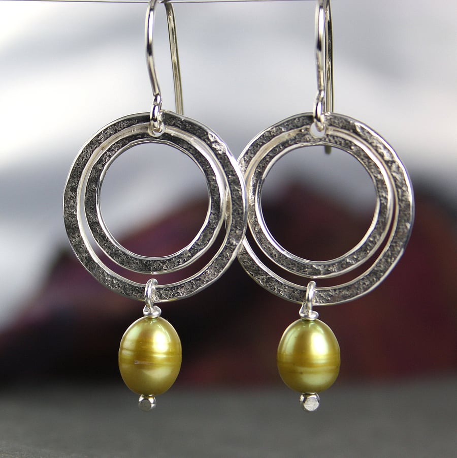 Silver and green pearl Ripple earrings