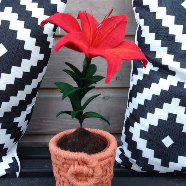 Felt oriental lily in woven pot
