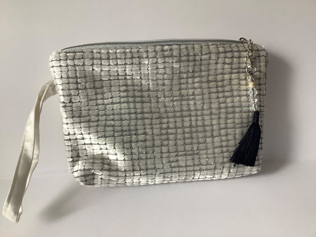Clutch bag. 