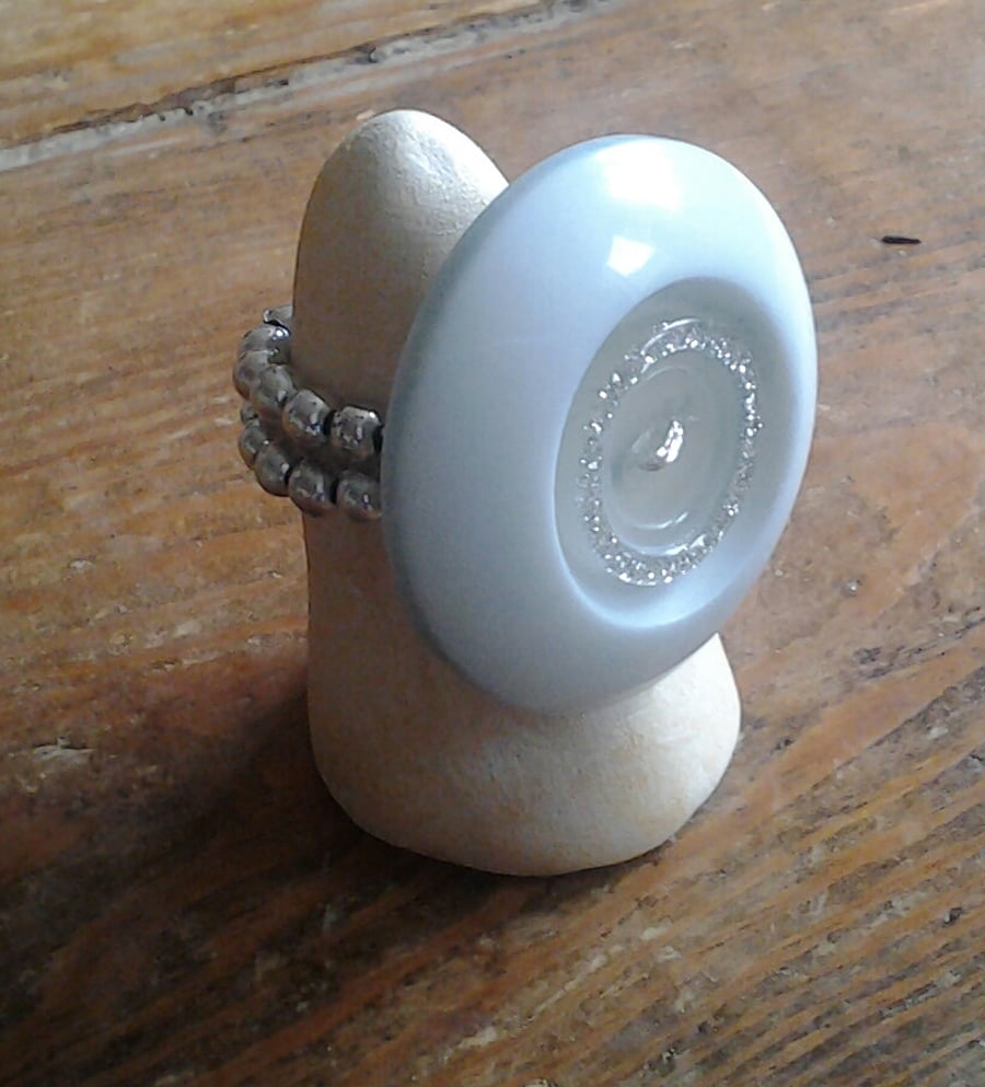 Elasticated Button Ring