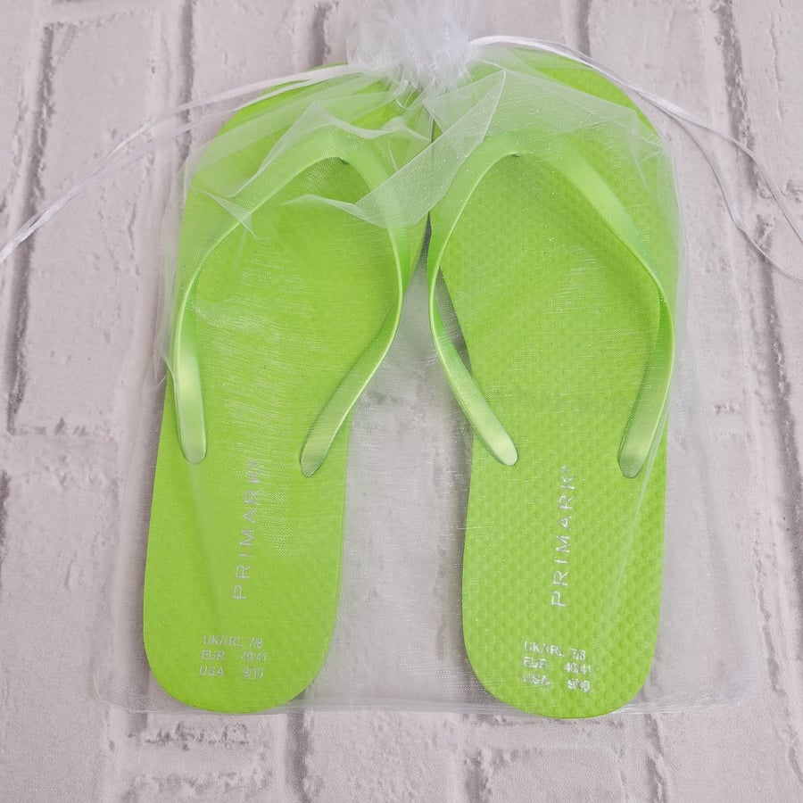 White XL Organza Wedding Favor Bags - XL Drawstring Pouches for Gifts & Flips Fl