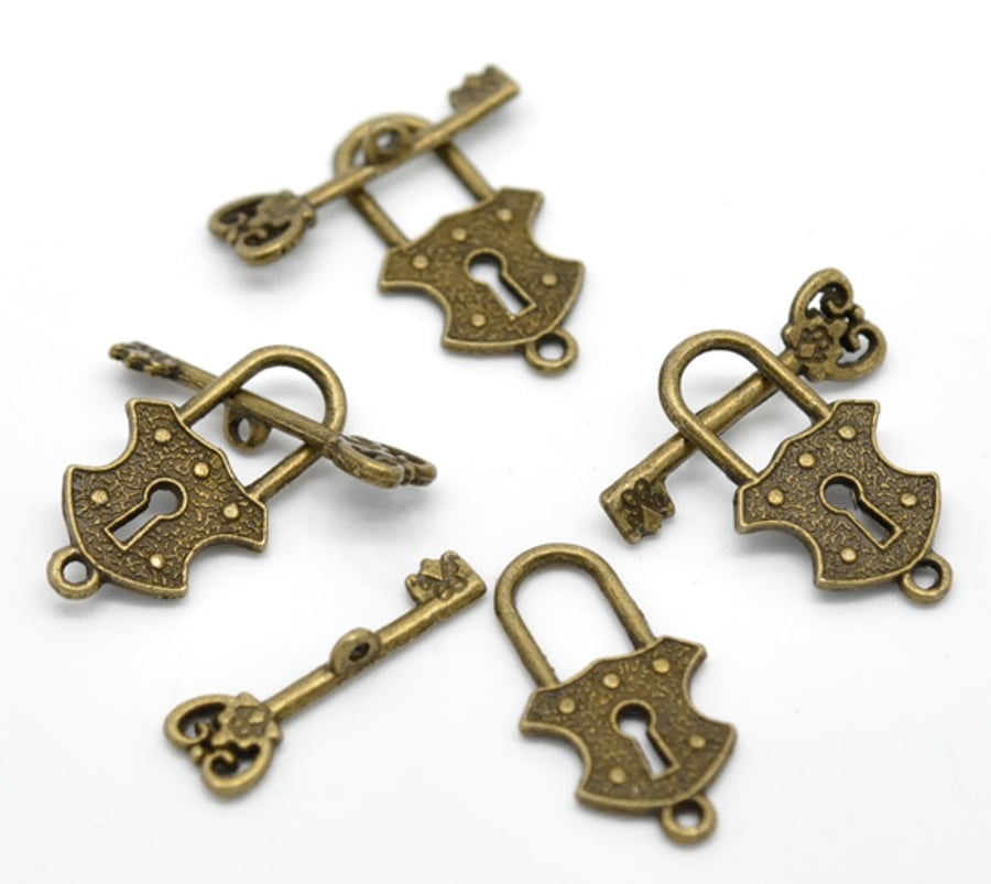 Pack of 10 - Antique Bronze Toggle Clasps Lock and Key