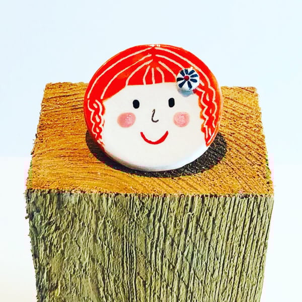 Happy Face porcelain brooch 