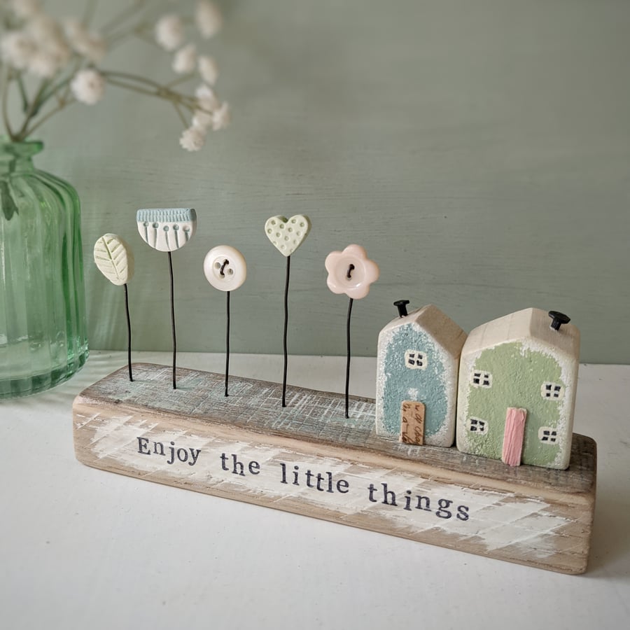 Little Wooden Houses with Clay & Button Garden 'Enjoy the little things'