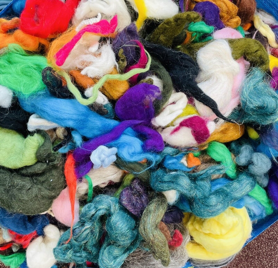 Merino & Corriedale Wool Scraps for Felting – Soft Natural Fibre Bundle