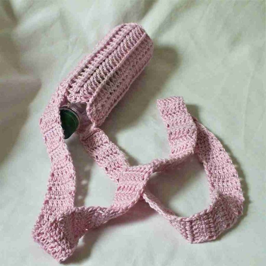 Crocheted bag for 500ml bottle - pink