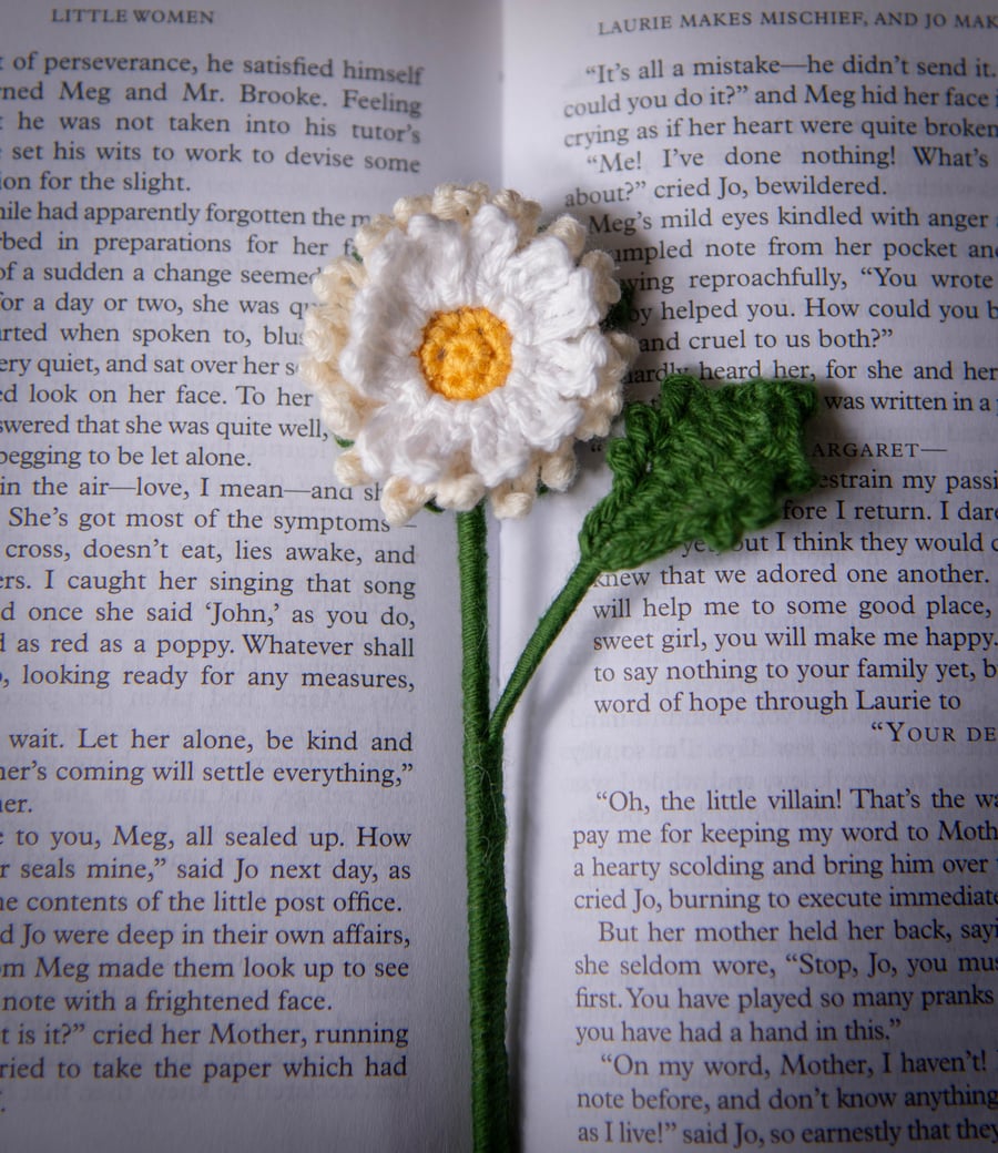 Oxeye Daisy Crochet Bookmark with Gift Packaging