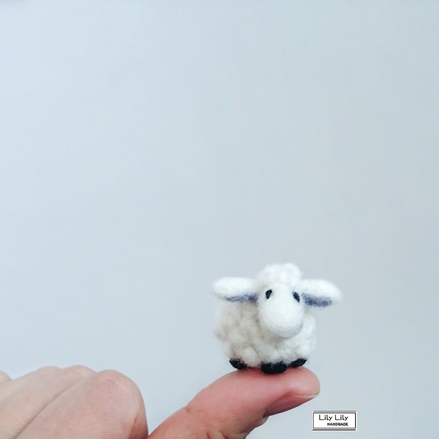 Sheldon, Miniature sheep, needlefelted by Lily Lily Handmade