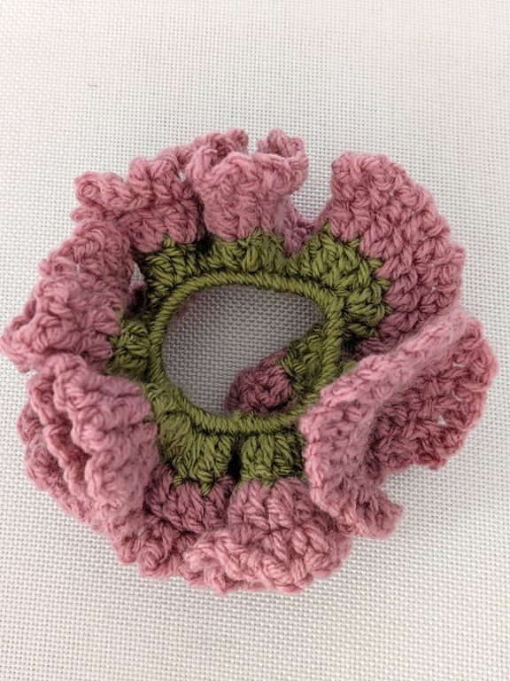 Crocheted Scrunchie in Green and Pink