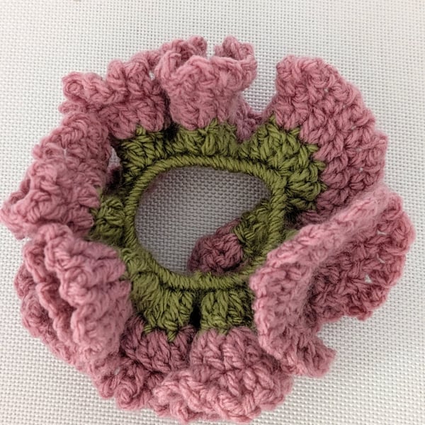 Crocheted Scrunchie in Green and Pink