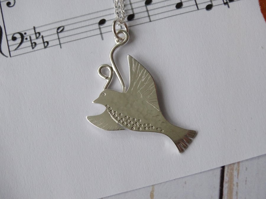 Sielulintu soul bird pendant in recycled in silver