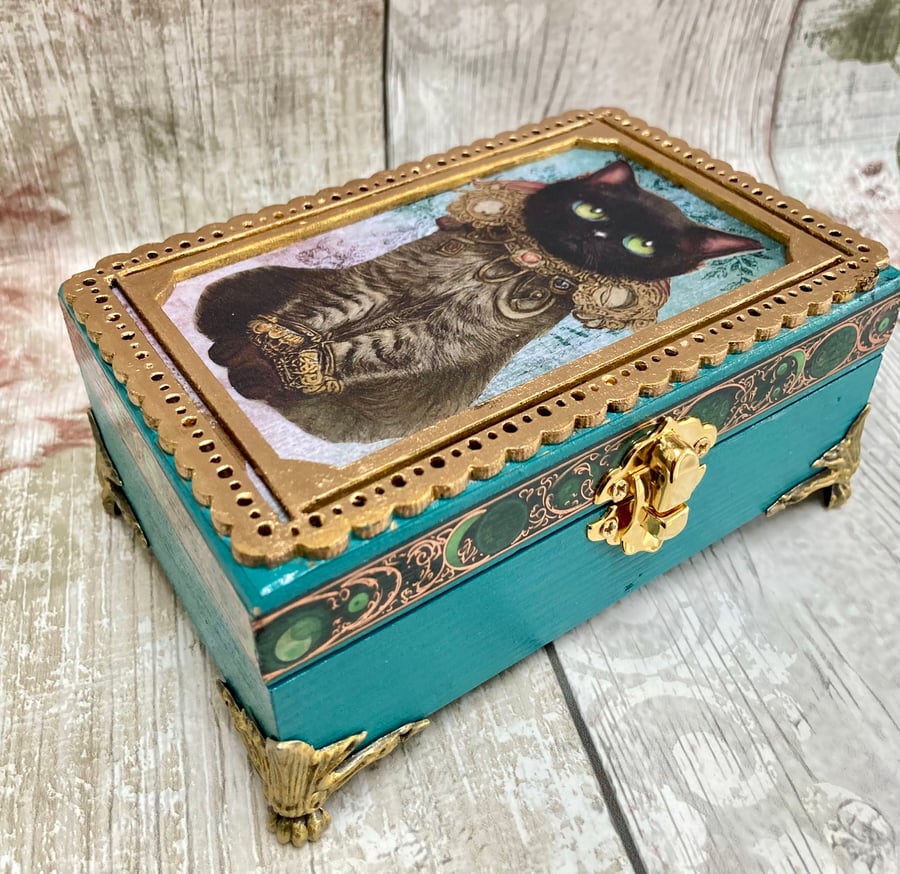 Quirky Cat Trinket Box Cat Keepsake Jewellery Box Handcrafted Cat Lovers Gift