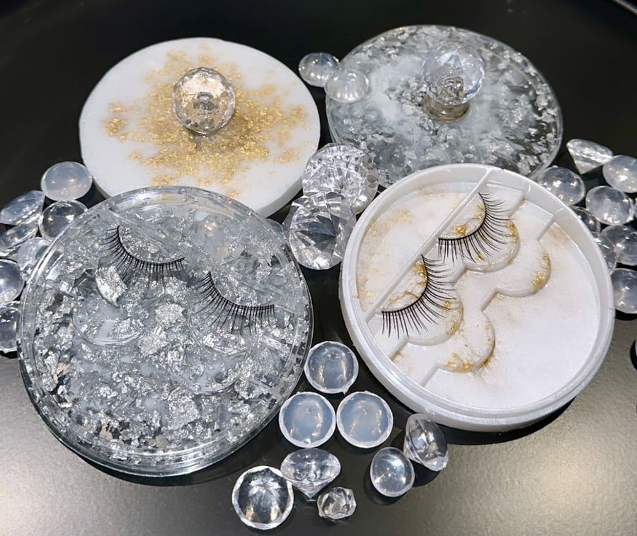 Handmade resin eye lash storage