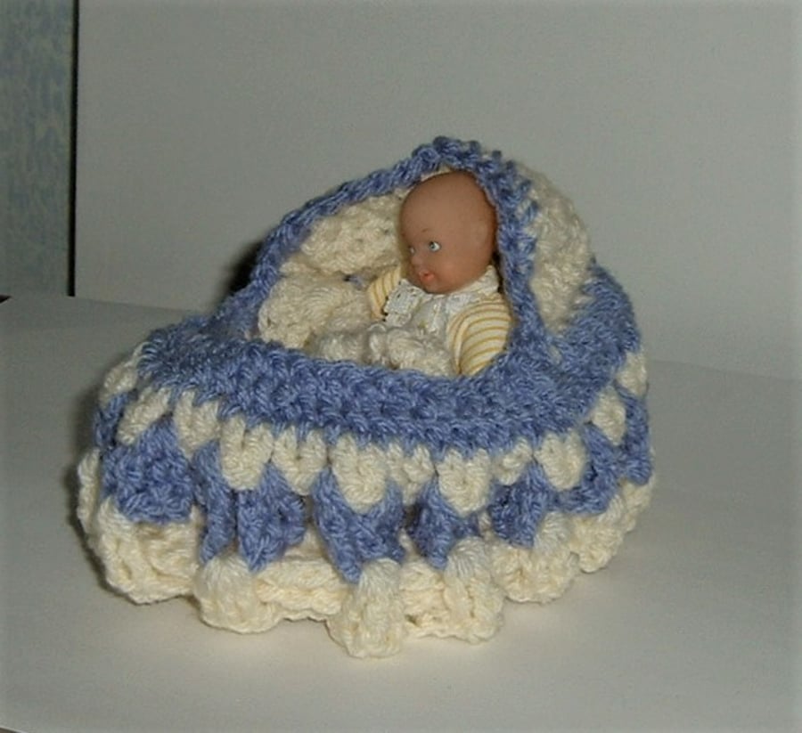 dolly cot bag with doll ( ref F 574)