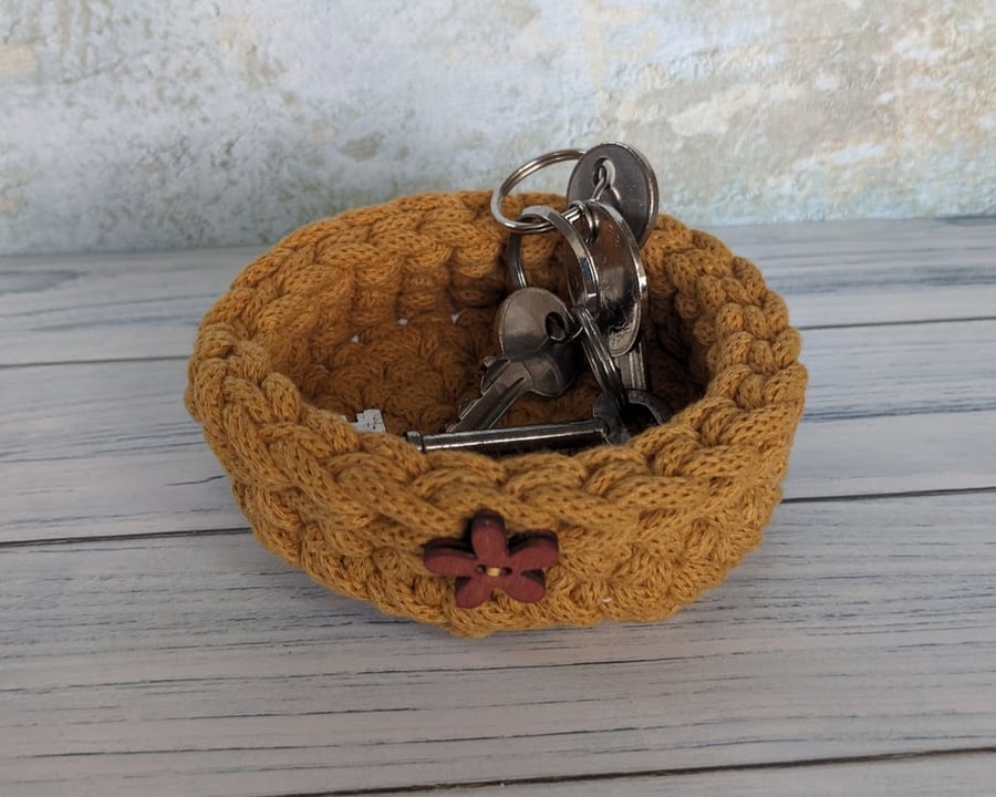 Crochet container, storage pot, desk tidy, key tray, recycled