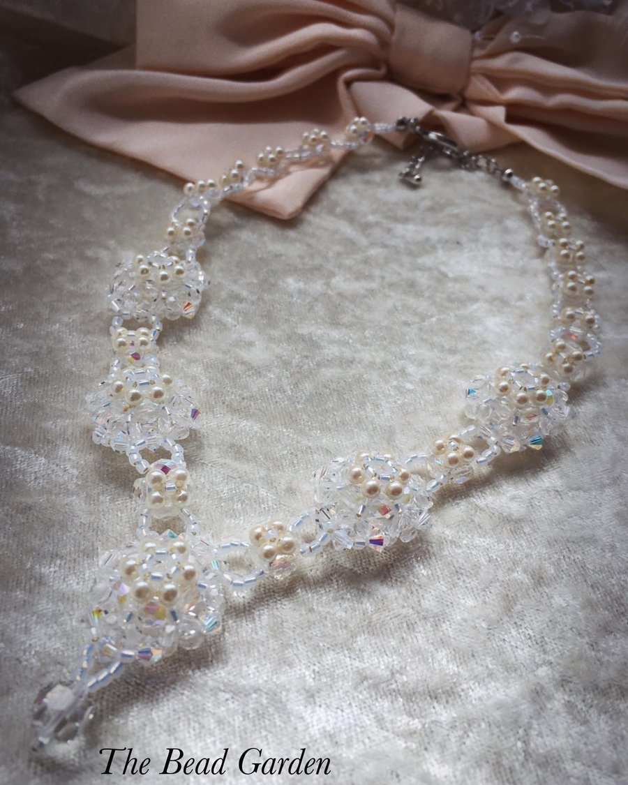Lacy crystal colour necklace 