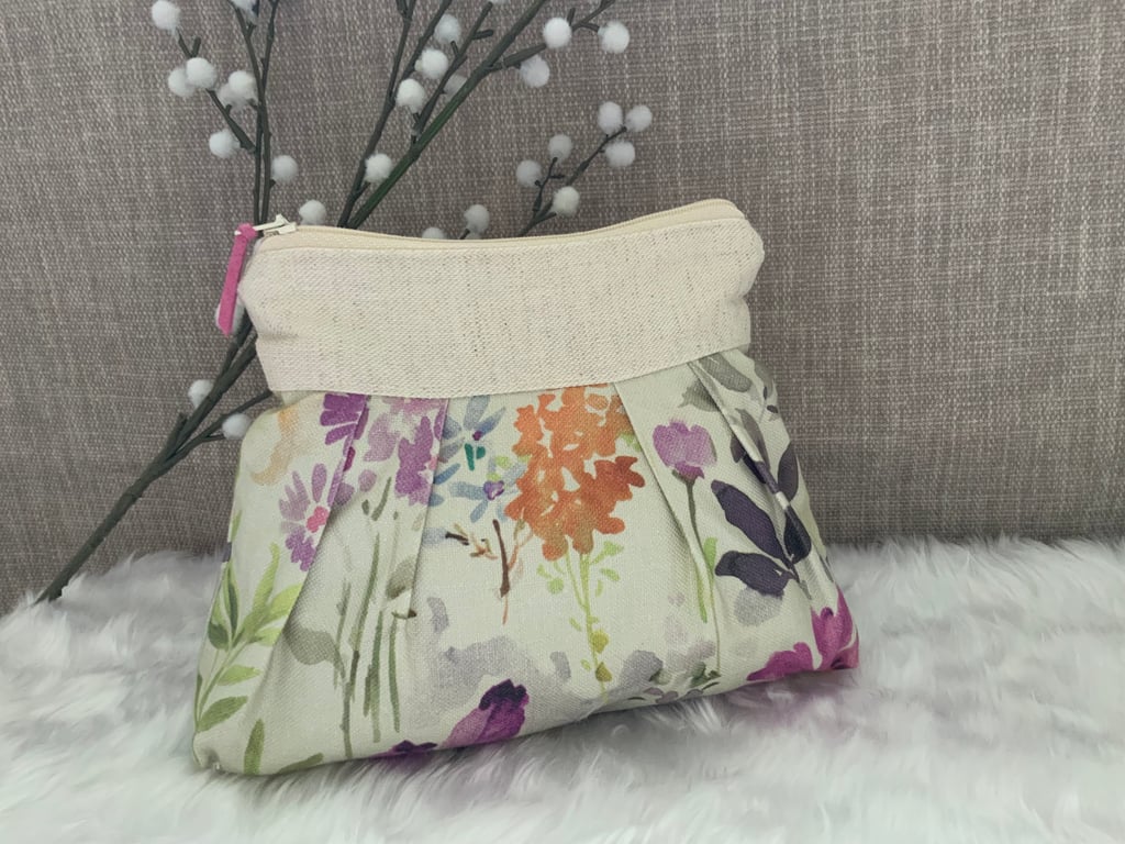 Cosmetic Bag, Zipped Purse, Make up Bag, Accessory Purse, Pleated Cosmetic Purse