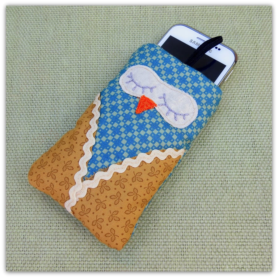 Snoozy owl, gadget sleeve.  For mobile phones, i-pod and small gadgets.